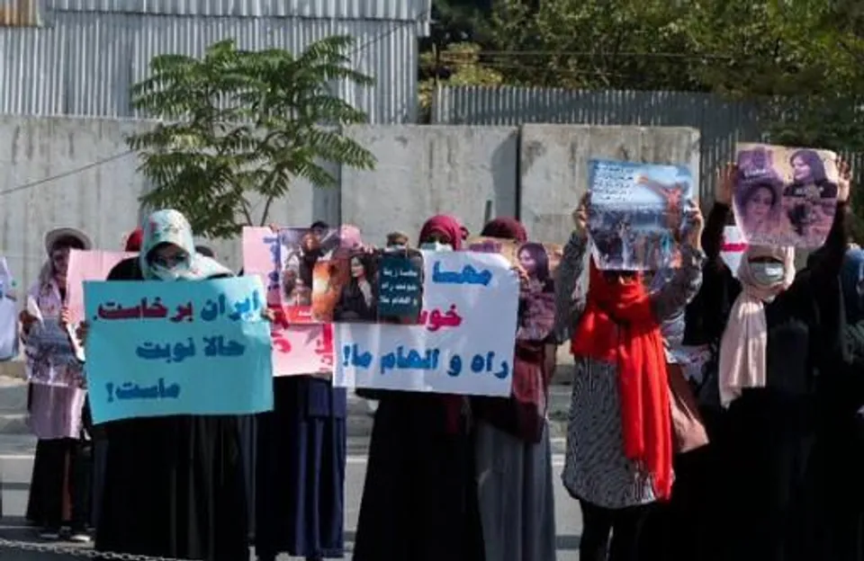 এবার ইরানের আগুন ছড়াল কাবুলে