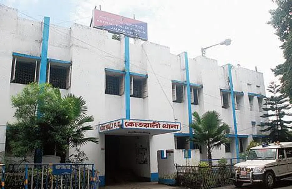 ভুয়ো পরীক্ষার্থী সন্দেহে আটক এক যুবক