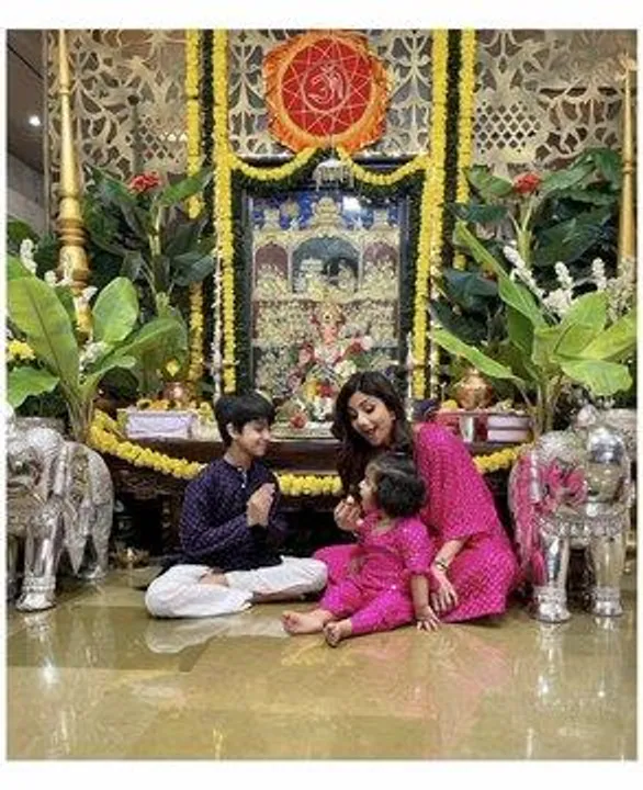 বিঘ্নহর্তার পুজো শিল্পা শেট্টির