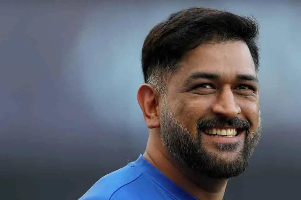 ধোনির প্রোফাইল পিকচারে ভারতের পতাকা