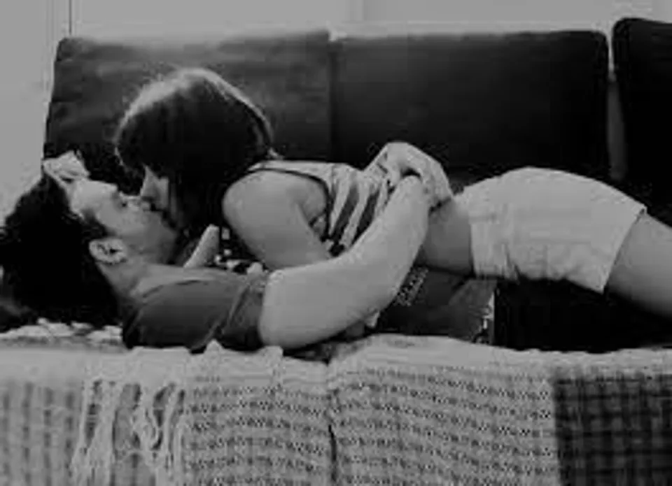 প্রেমিকাকে শ্রদ্ধা করেন তা বোঝাবেন কী করে?