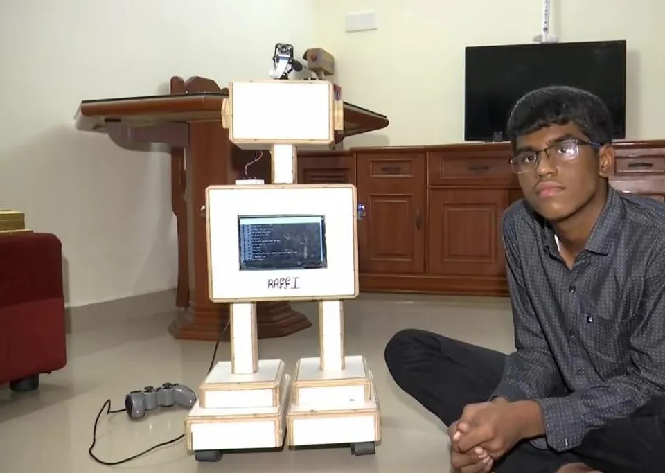 রোবটেরও আবেগ আছে, রফ্ফিকে বানিয়ে চমকে দিল তামিলনাড়ুর কিশোর