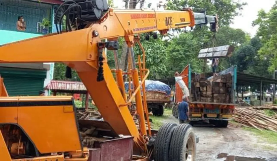 পাচার করার সময় ৪০ লক্ষ টাকার বার্মার সেগুন কাঠ উদ্ধার