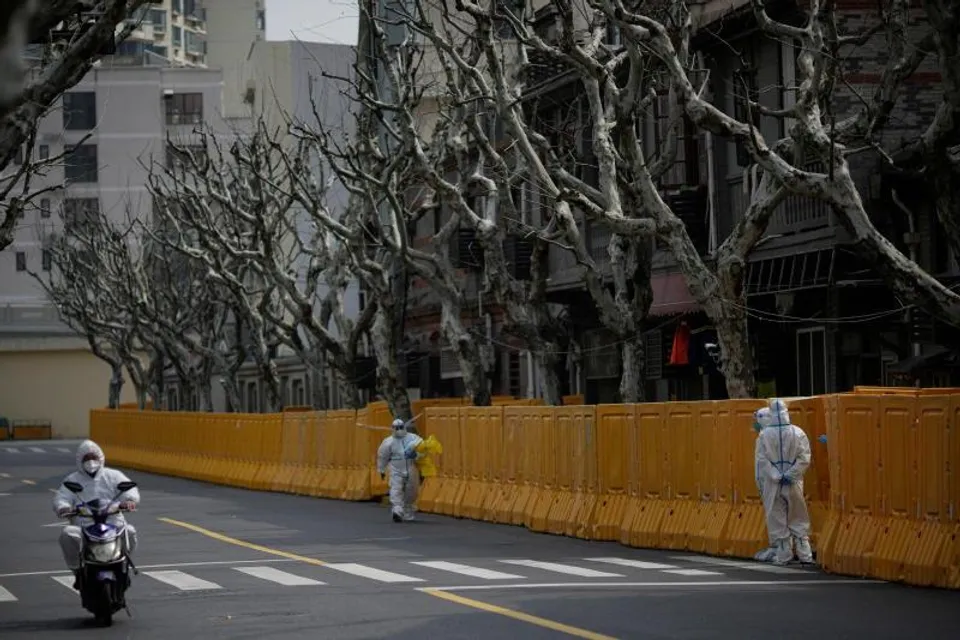 ‘জিরো কোভিড’ নীতির চাপে পিষছে সাংহাই