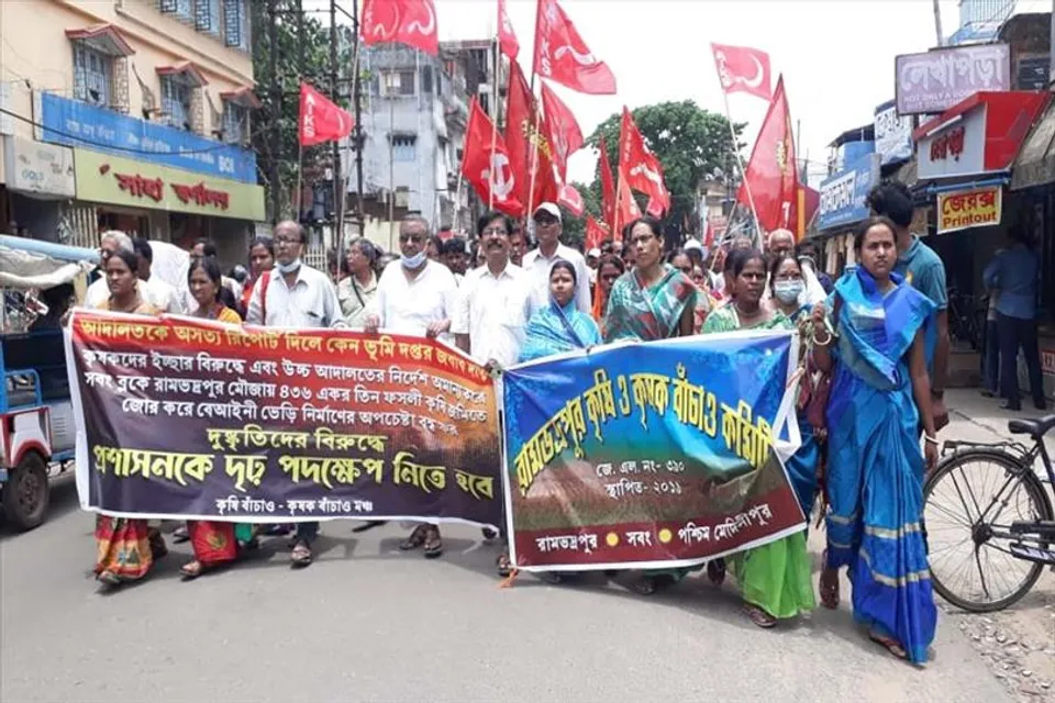 উচ্চ আদালতের নির্দেশ অমান্য করে বেআইনিভাবে তৈরি হচ্ছে মাছের ভেড়ি, বিক্ষোভ বাম সংগঠনের