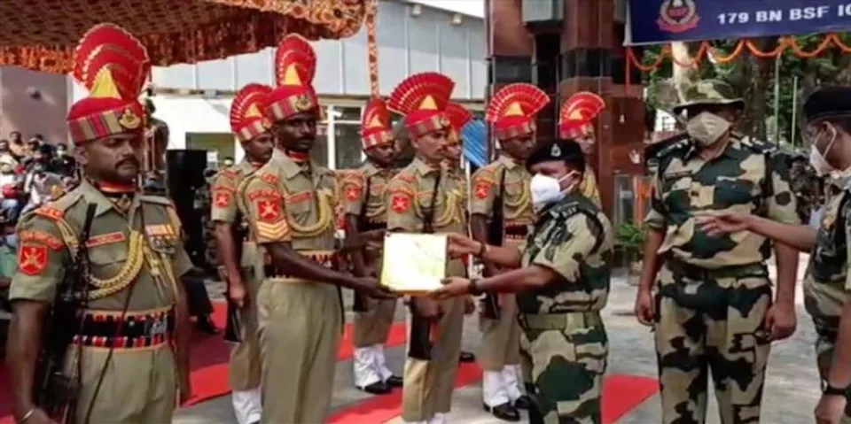 ভারত বাংলাদেশ সীমান্তে পালন করা হল স্বাধীনতা দিবস