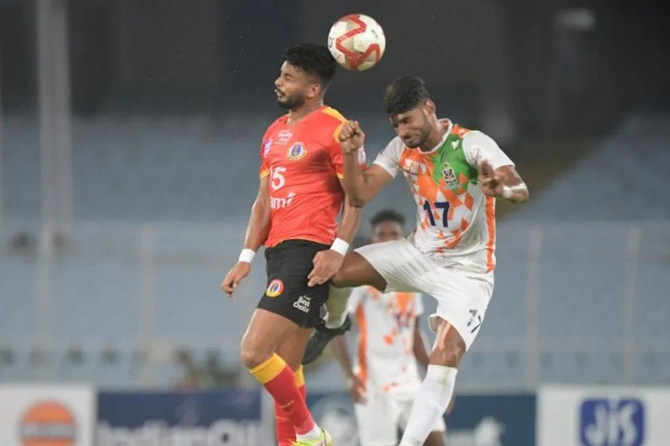 বিরতির আগে গোল মুখ খুলতে ব্যর্থ ইস্টবেঙ্গল