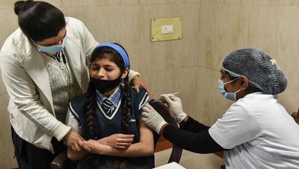 টিকাকরণের সুবিধাভোগী এবার কিশোরেরাও