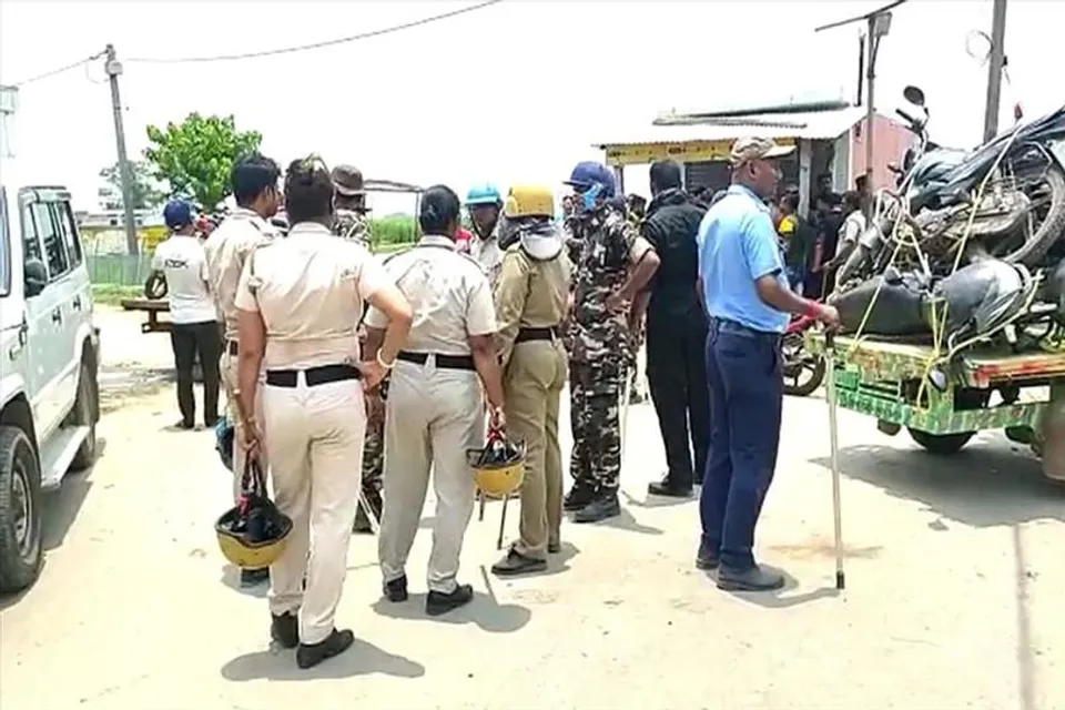 শান্তিপুরে ব্যাপক বোমাবাজি