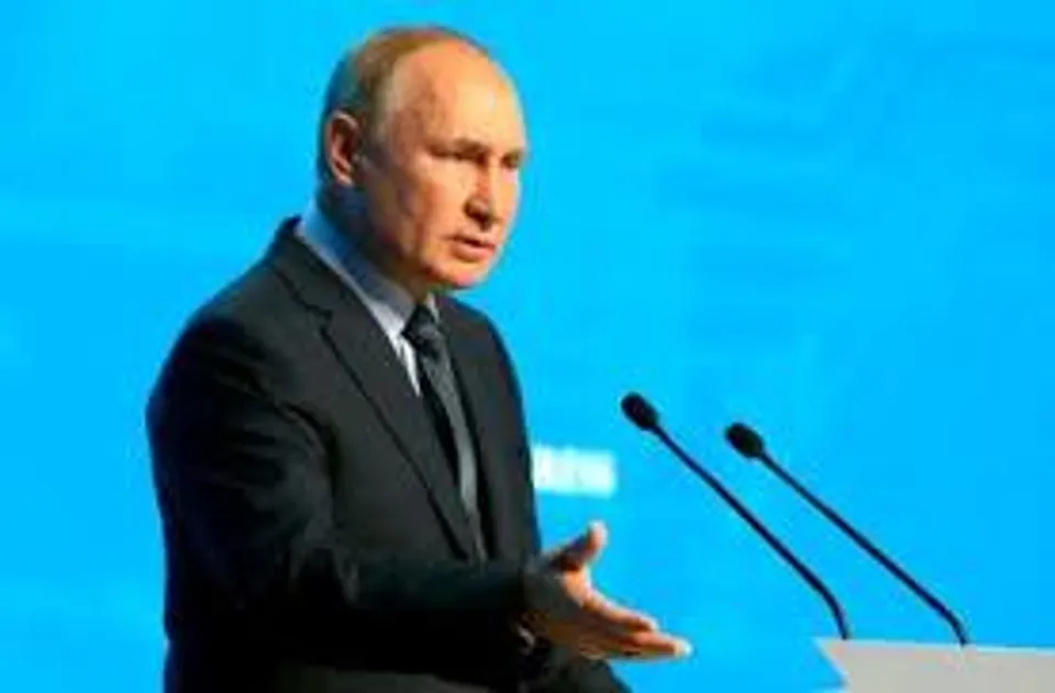 ফের করোনার টিকা নিলেন রাশিয়ার প্রেসিডেন্ট পুতিন