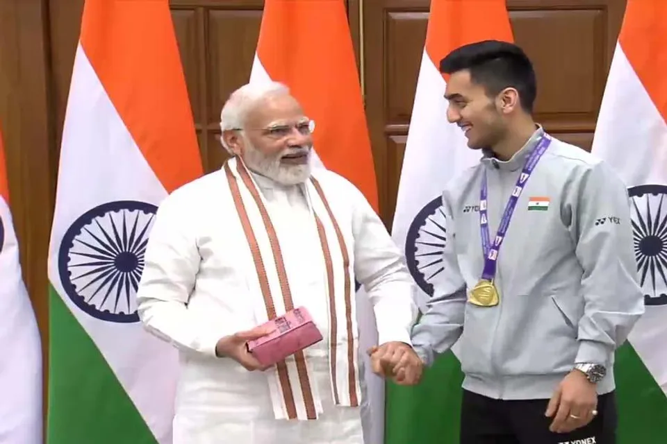 ব্যাডমিন্টন জয়ীদের সঙ্গে দেখা করলেন নরেন্দ্র মোদী
