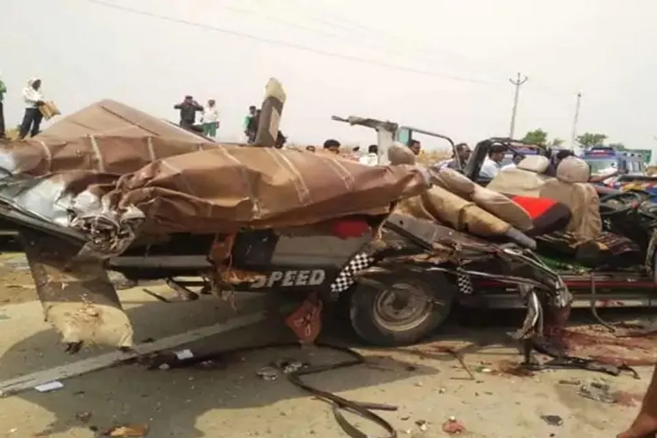 ভয়াবহ পথ দুর্ঘটনায় মৃত্যু ৭ জনের