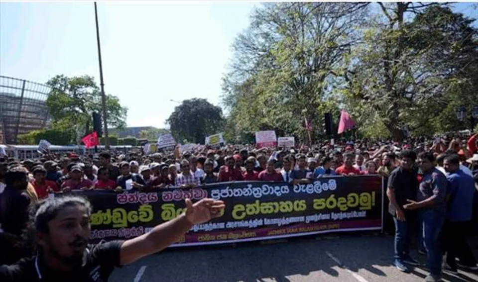 শ্রীলঙ্কায় নির্বাচনী বিক্ষোভে কাঁদানে গ্যাস নিক্ষেপ করেছে পুলিশ, আহত ১৫