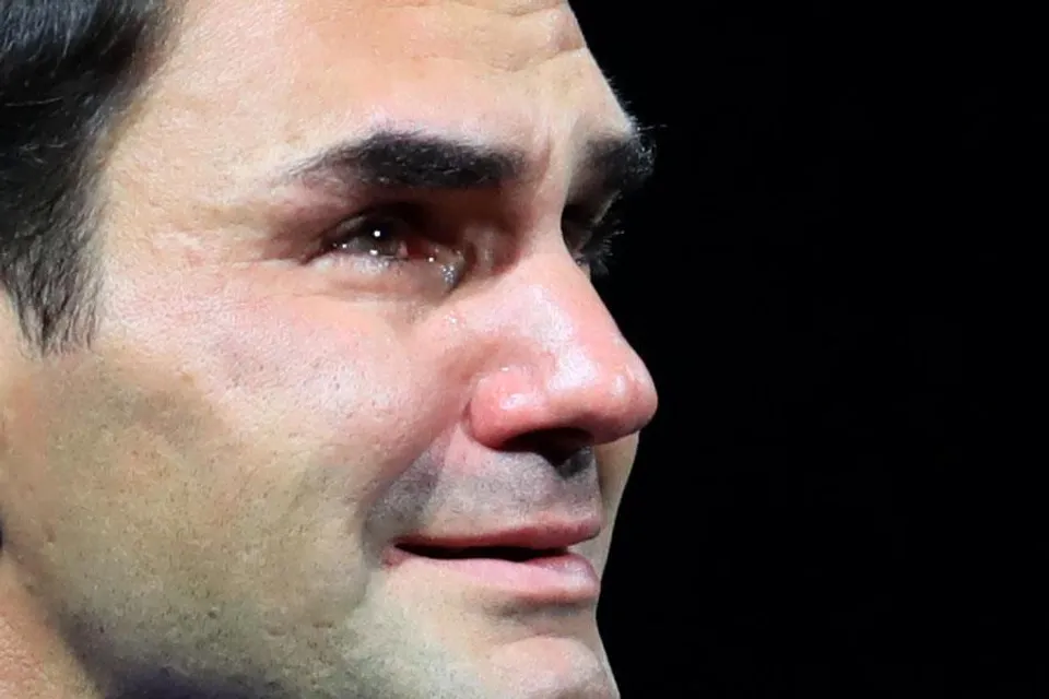 চোখের জলে ভাসলেন রাজা রজার