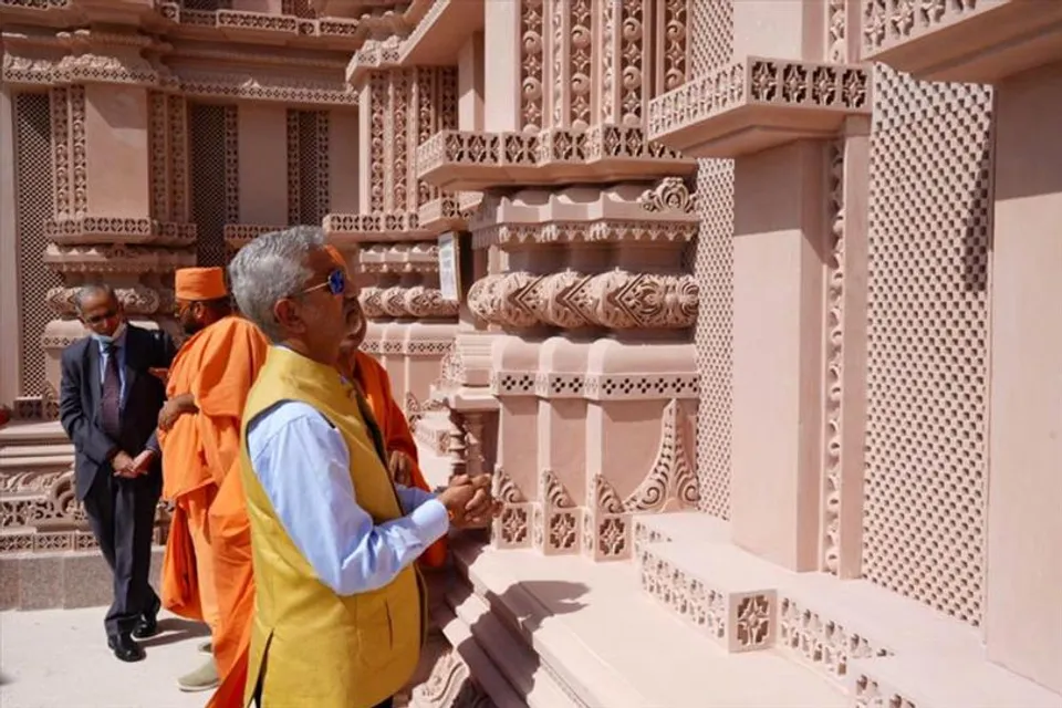 আবুধাবিতে নির্মাণাধীন প্রথম হিন্দু মন্দির পরিদর্শন করলেন বিদেশমন্ত্রী