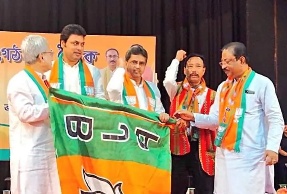 তিপ্রামথায় ভাঙ্গন!