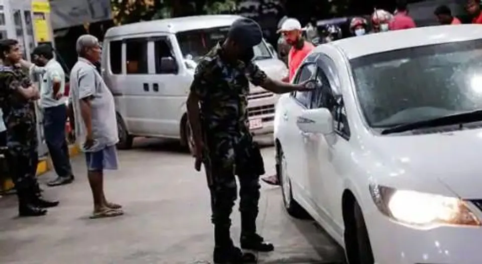 আগামী ২ সপ্তাহ শ্রীলঙ্কায় জ্বালানি তেল বিক্রি বন্ধ করা হল