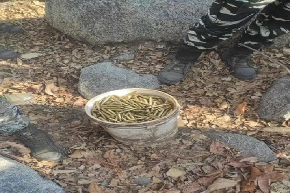 বালতি ভর্তি কার্তুজ উদ্ধার, ঘটনায় চাঞ্চল্য ছড়িয়েছে