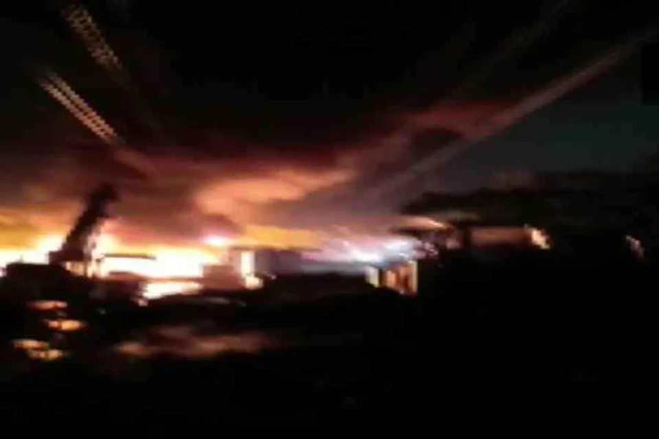 চারকোল প্ল্যান্টে আগুন