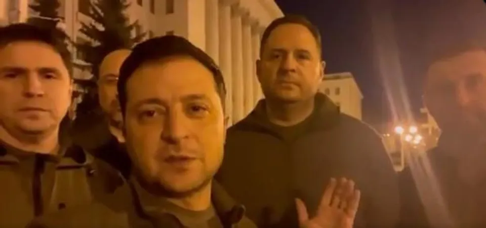 ‘এখানেই আছি’, দেশছাড়ার গুজব উড়িয়ে ভিডিও বার্তা ইউক্রেন প্রেসিডেন্টের