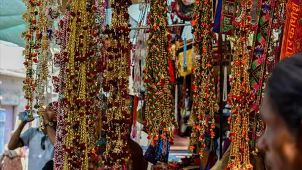 এবারের রাখি পূর্ণিমায় রয়েছে বিশেষ যোগ , দেখে নিন