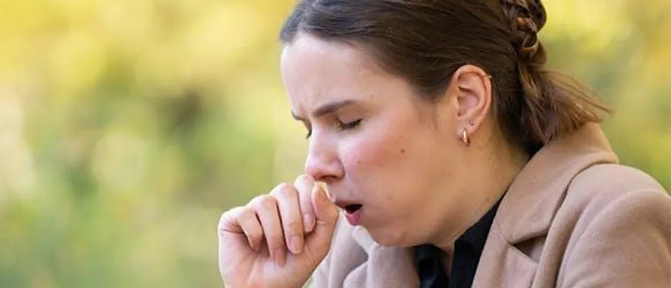 খুশখুশে কাশির হাত থেকে সহজেই রেহাই পেতে ঘরোয়া উপায় গুলি জেনে নিন