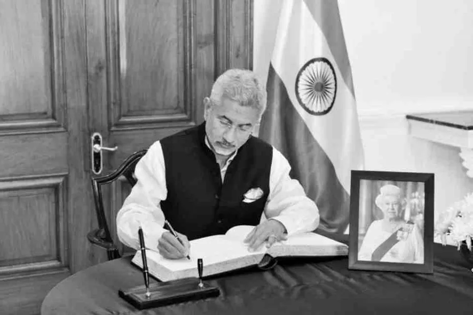 রানী এলিজাবেথের সঙ্গে সাক্ষাতের স্মৃতি ভাগ করে নিলেন জয়শঙ্কর