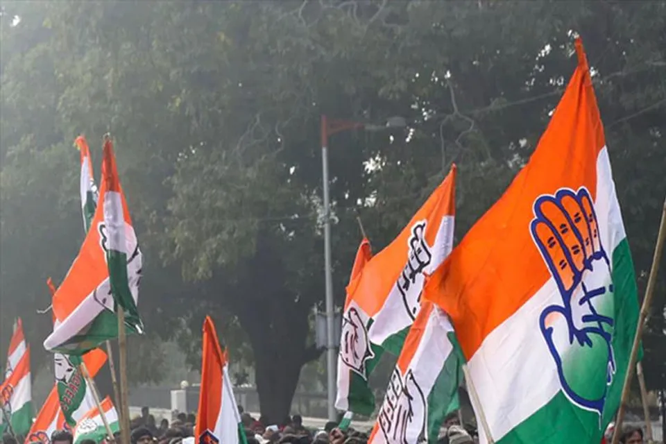 এবার দল ছাড়লেন সাংসদ