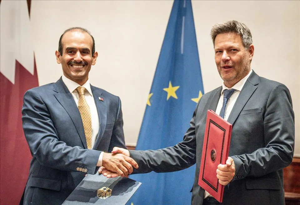 রাশিয়ার গ্যাস থেকে নিজেকে দূরে রাখতে কাতারের সঙ্গে জ্বালানি অংশীদারিত্বে স্বাক্ষর করেছে জার্মানি