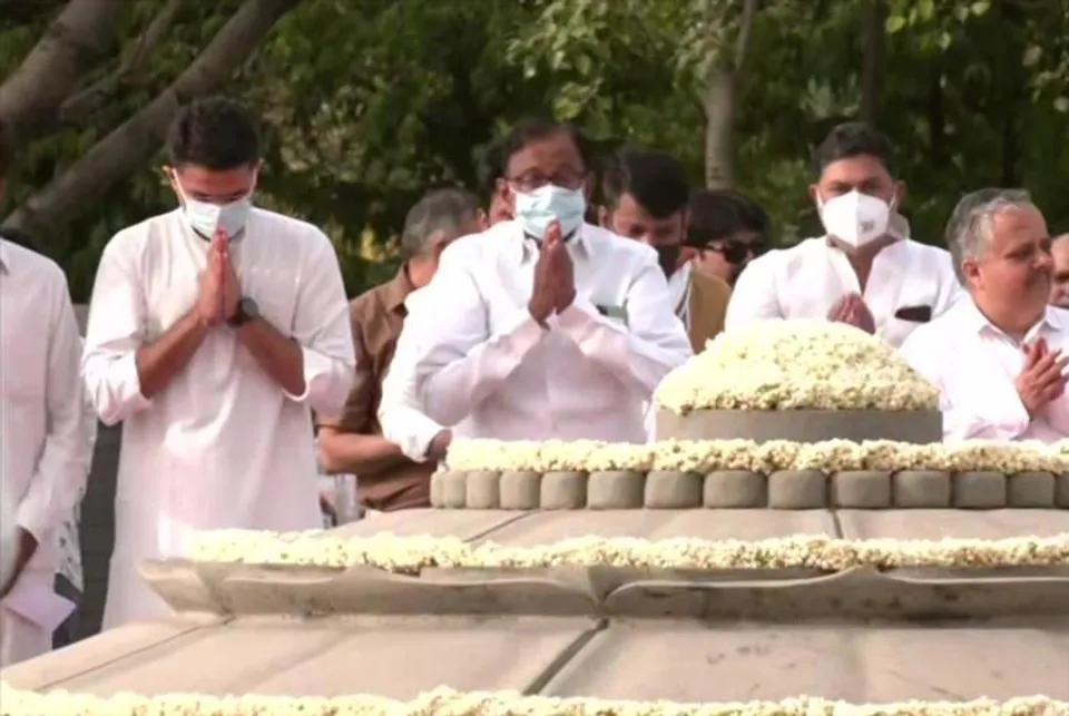 ৩১ তম মৃত্যু বার্ষিকীতে রাজীব গান্ধীকে শ্রদ্ধা জানালেন পি চিদাম্বরম এবং সচিন পাইলট