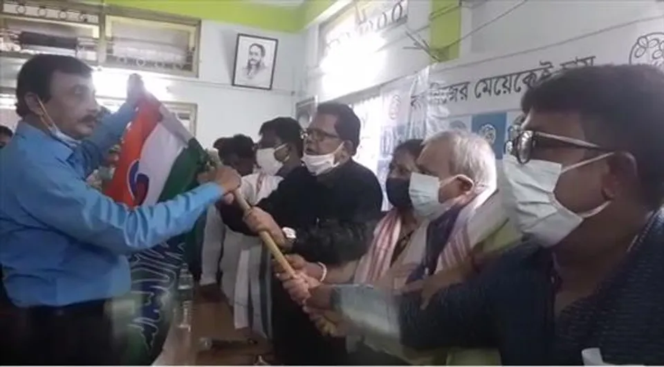 টিএমসিপি-র প্রতিষ্ঠা দিবসে তৃণমূলে যোগদান বাম ও গেরুয়া কর্মীদের