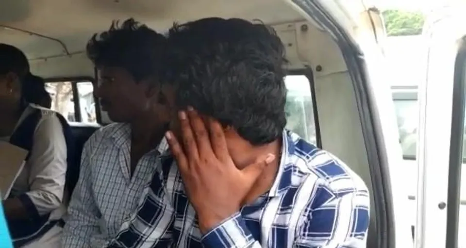 মুখ্যমন্ত্রীর হুঁশিয়ারি থোড়াই কেয়ার! গাছ কেটে দেদার পাচার ডেবরায়,গ্রেফতার ২