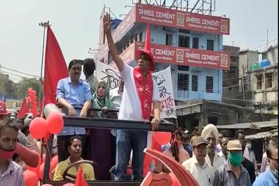 মনোনয়নপত্র জমা দিলেন পার্থ মুখার্জী