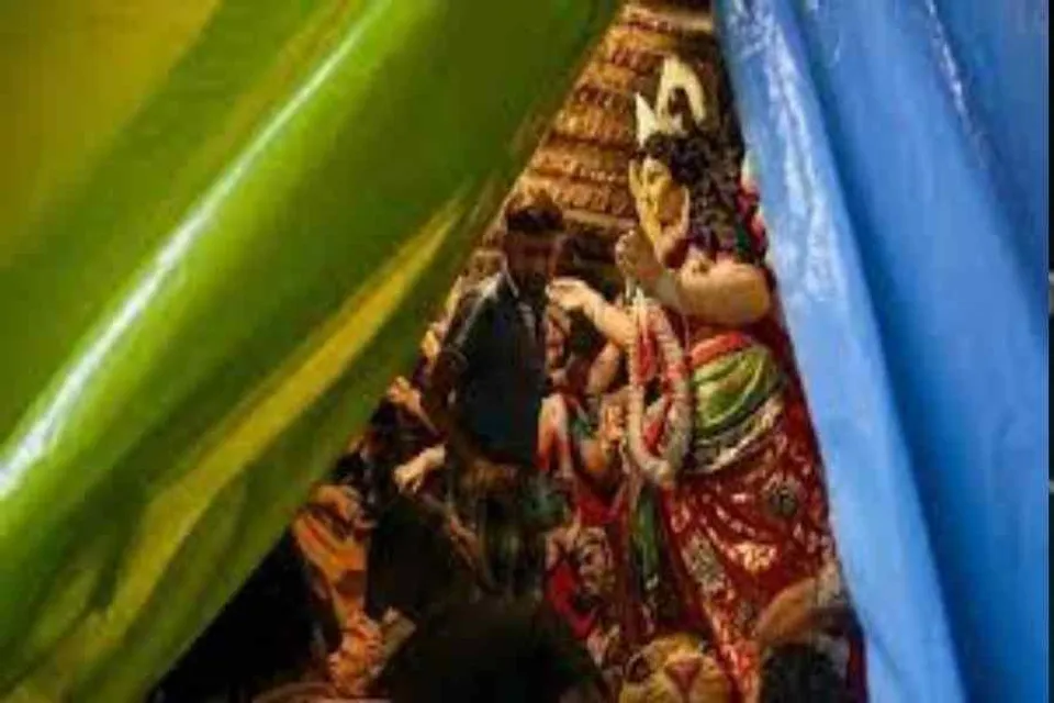 সারাদিনই বৃষ্টির সম্ভাবনা, জানুন থামবে কেন