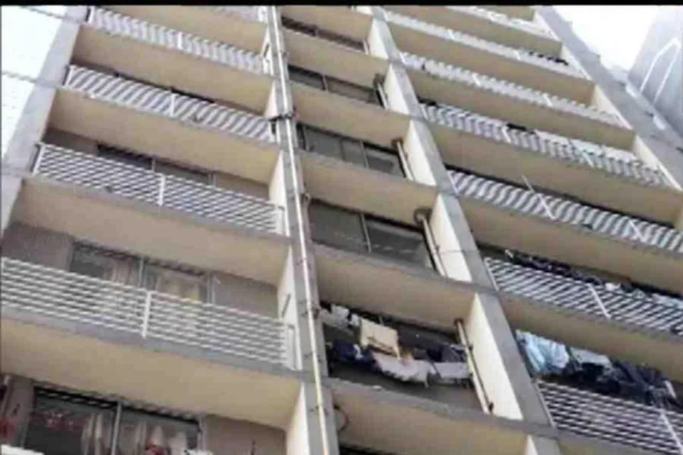 স্ত্রী ও কন্যাকে নিয়ে বহুতল থেকে ঝাঁপ দিয়ে আত্মঘাতী পুলিশ অফিসার