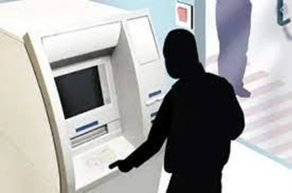এটিএম ভেঙে টাকা লুঠের চেষ্টার অভিযোগ