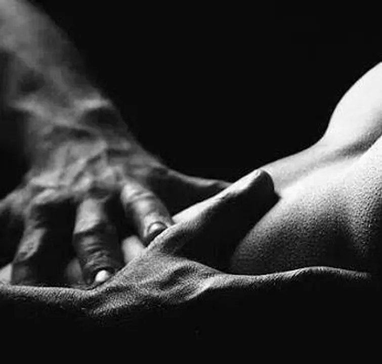 এই সময় নীল ছবির কথা একদম মনে করবেন না