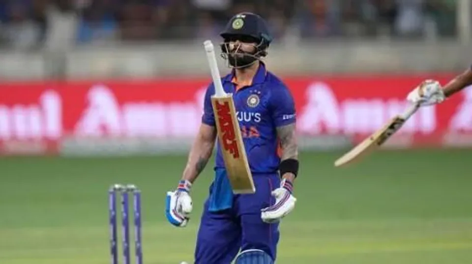 IND VS PAK: খলনায়ক অর্শদীপের পাশে কিং কোহলি