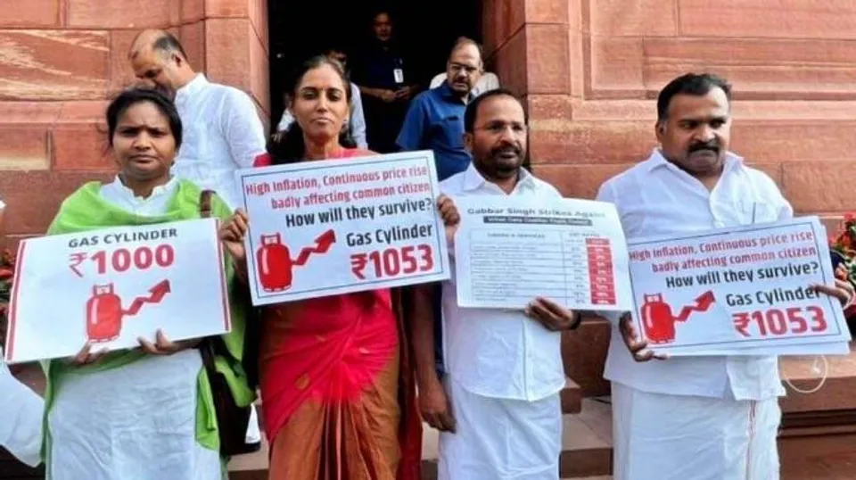 বাদল অধিবেশন থেকে সাসপেন্ড চার কংগ্রেস সাংসদ