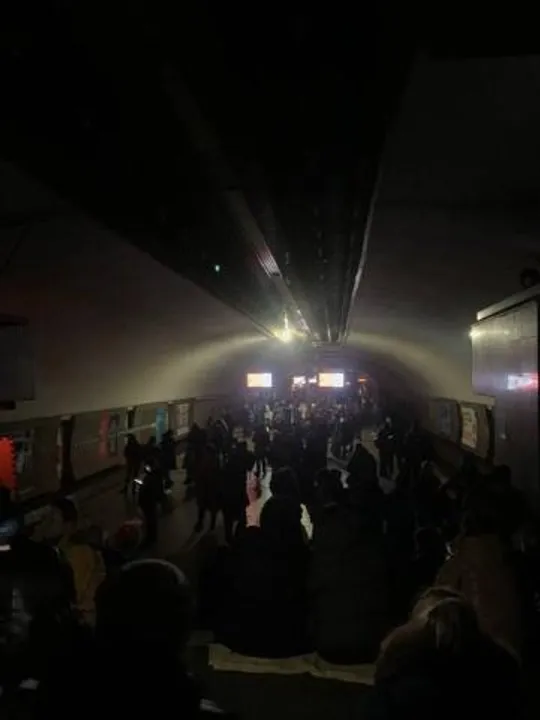 রাশিয়ার হামলার পর বিদ্যুৎ ও জল বিভ্রাটের বিষয়ে সতর্ক করেছেন কিয়েভের মেয়র