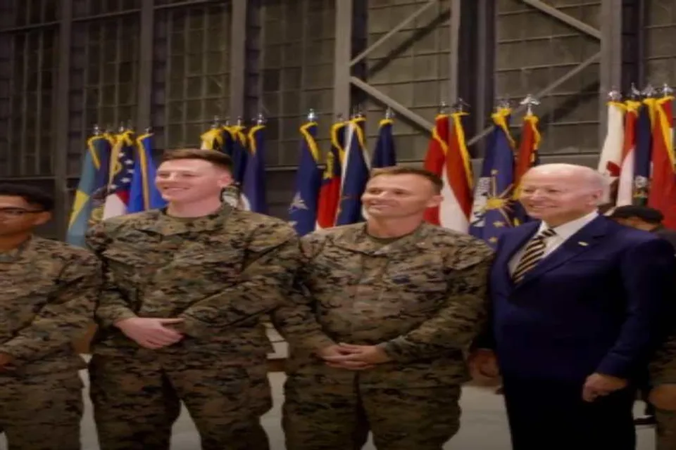 আমেরিকার সেবা সদস্যদের সঙ্গে সাক্ষাৎ করলেন জো বাইডেন