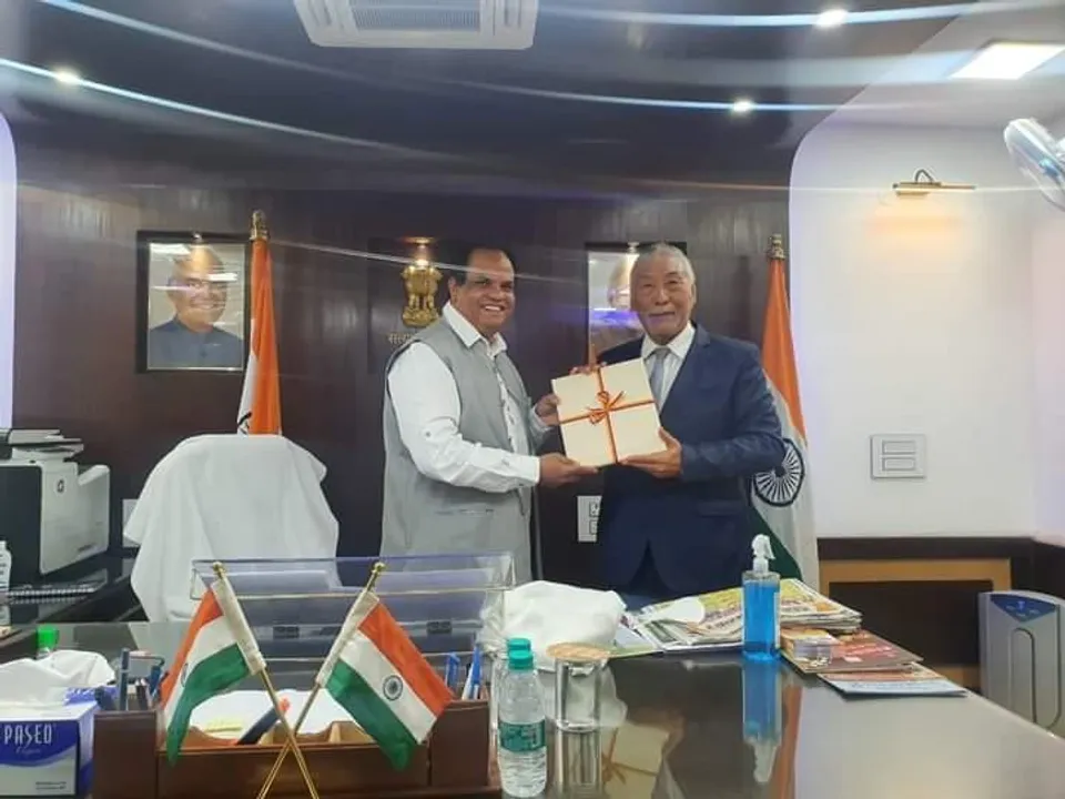 কেন্দ্রীয় মন্ত্রী জন বারলার সঙ্গে বৈঠক ভুটানের রাষ্ট্রদূত ভি নামগেলের