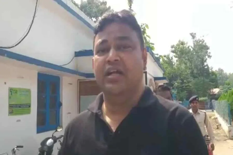 দুর্গাপুরে বেআইনিভাবে গ্যাস ফিলিং, এনফোর্সমেন্ট ব্রাঞ্চের হাতে গ্রেপ্তার ১- শুনুন এনফোর্সমেন্ট আধিকারিকের বক্তব্য