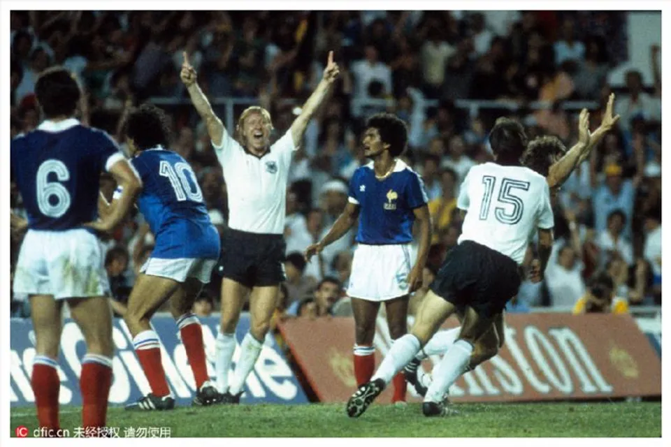 World Cup 1982: ফ্রান্সের বিরুদ্ধে পশ্চিম জার্মানির হাই-স্কোরিং ম্যাচ