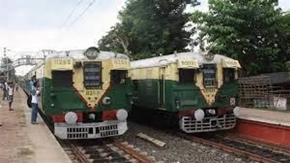 বাতিল একাধিক লোকাল ট্রেন