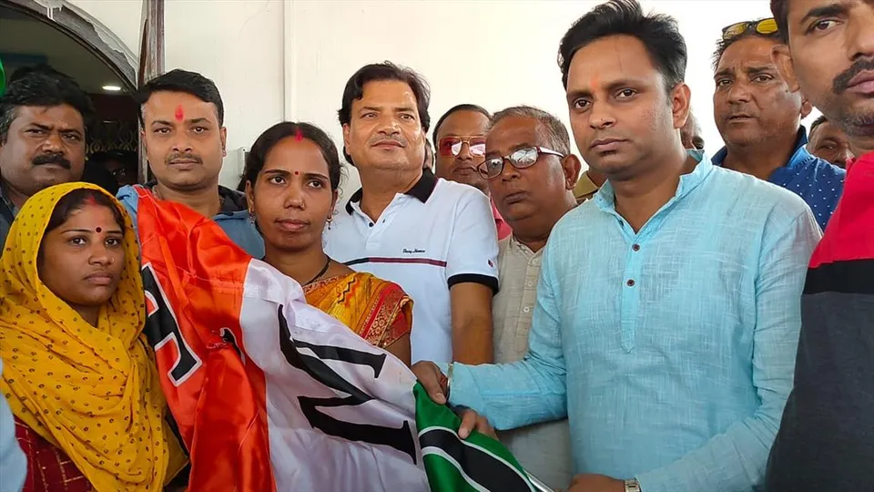 পৌরনিগম নির্বাচনের আগে জেলায় বিজেপি,সিপিএমের বড়সড় ভাঙ্গন,শতাধিক কর্মী সমর্থকের তৃণমূলে যোগদান