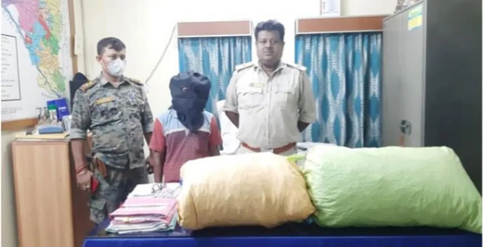 ২৬ কেজি গাঁজা সহ গ্রেপ্তার ১