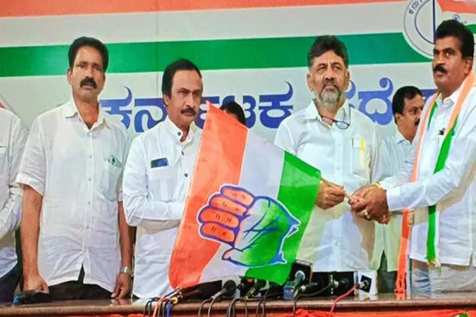 বিজেপি নেতা সহ একাধিক কর্মী যোগ দিলেন কংগ্রেসে