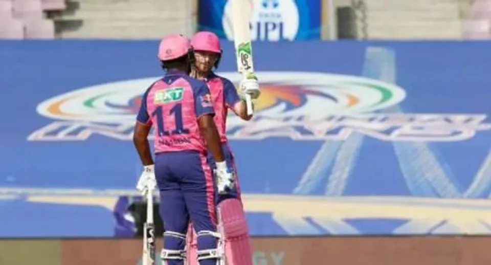 সেঞ্চুরি করে বুমরাহর শিকার জোস বাটলার