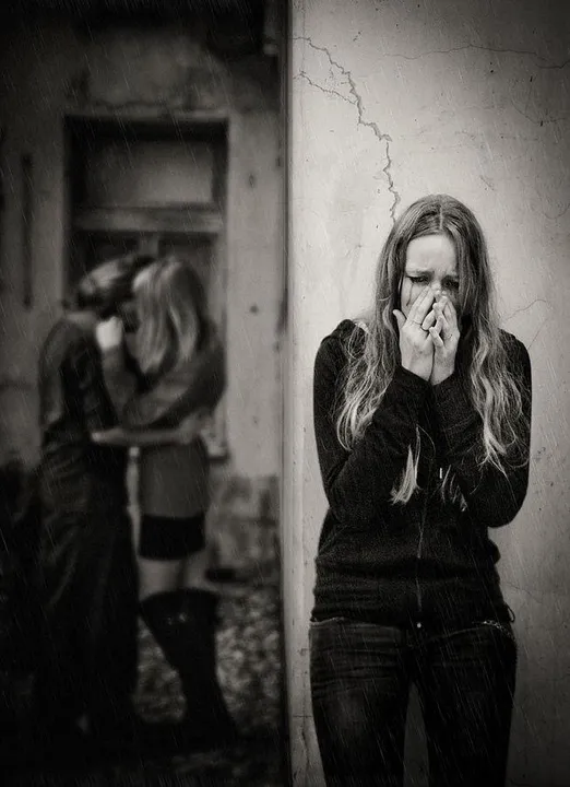 এই ধরনের ছেলেদের থেকে আপনি প্রেমে প্রতারিত হতে পারেন